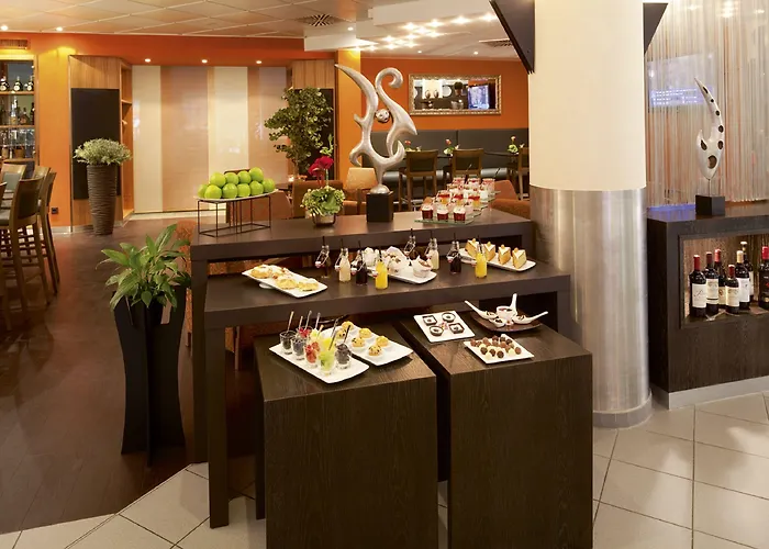 Mövenpick Airport Hotel 4*