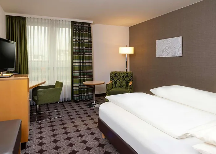 Mövenpick Airport 4* Núremberg