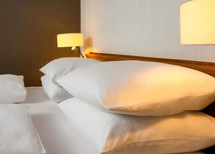 Mövenpick Airport Hotel 4*