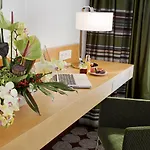 Hotel Moevenpick Airport 4*