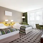 Mövenpick Airport 4* Núremberg