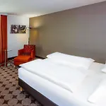Mövenpick Airport 4*