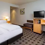 Moevenpick Airport Hotel 4*