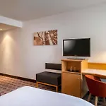 Moevenpick Airport Szálloda 4*