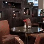Moevenpick Airport 4*