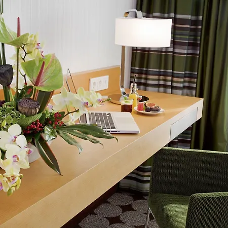 Hotel Moevenpick Airport 4*