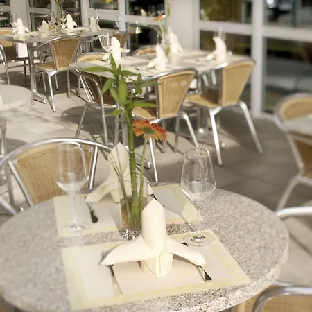 Moevenpick Airport Hotel 4*