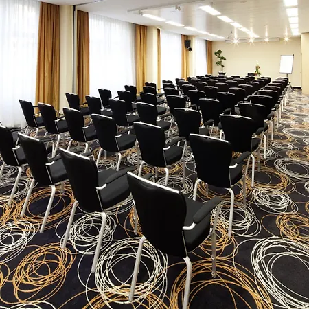 Moevenpick Airport Hotel 4*