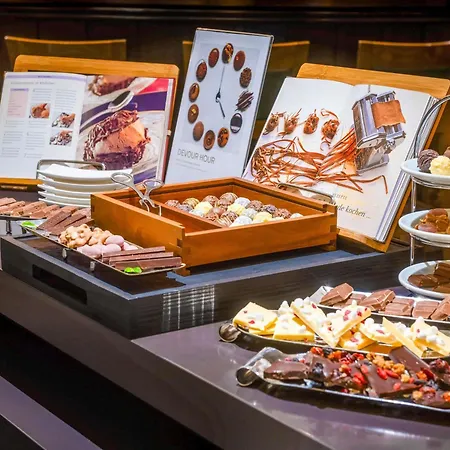 Moevenpick Airport Hotel 4*