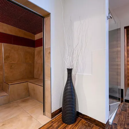 Moevenpick Airport 4*