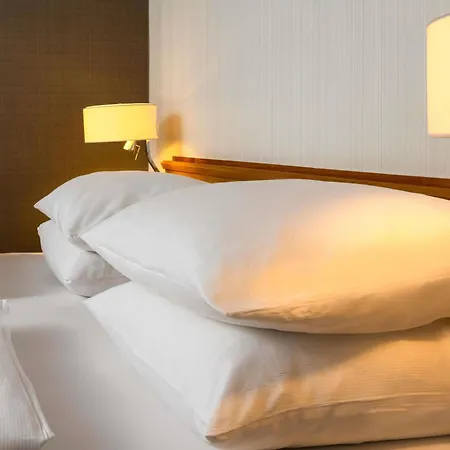 Moevenpick Airport Hotel 4*