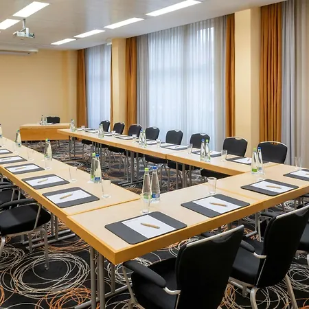 Hotel Moevenpick Airport 4*