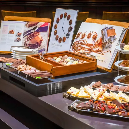 Moevenpick Airport 4*