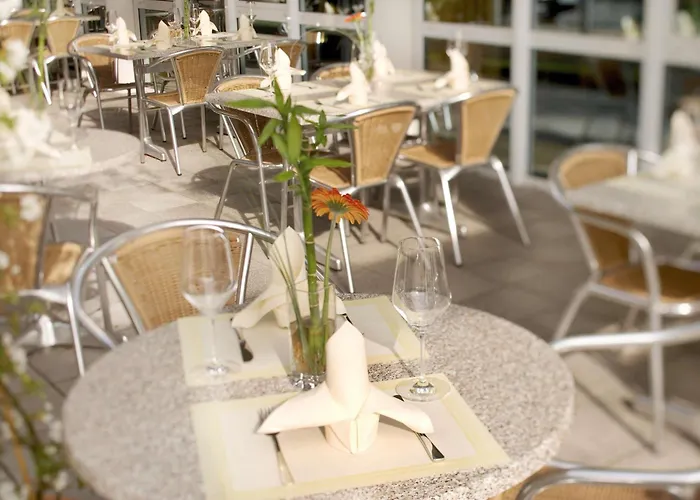 Hotel Moevenpick Airport 4*